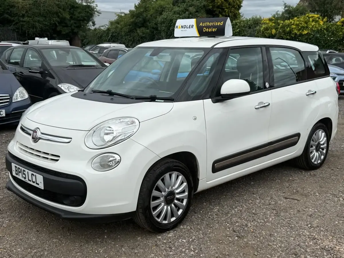 Used Fiat 500L Pop Star 85 HP (62 kW) 2015 White MPV