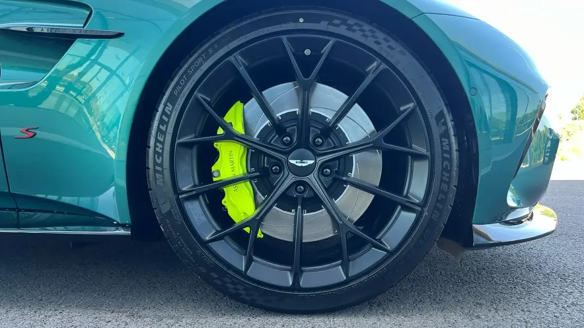 New Aston Martin Vantage 2026 Green Coupe