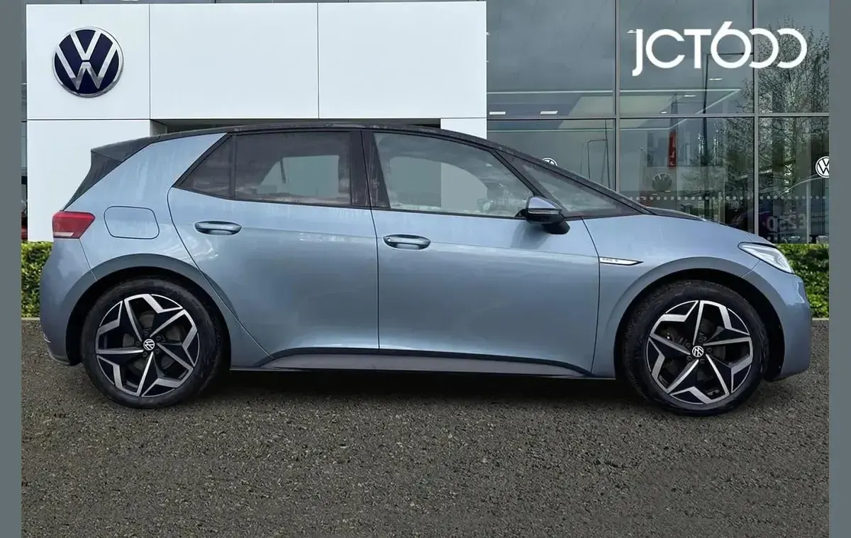 Używany VW ID.3 Pro 150 kW (204 KM) 2023 Niebieski Hatchback