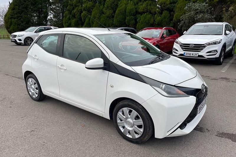 White Used 2015 Toyota Aygo X-play Hatchback | £5,795 (A bit pricey) - Image 1/1