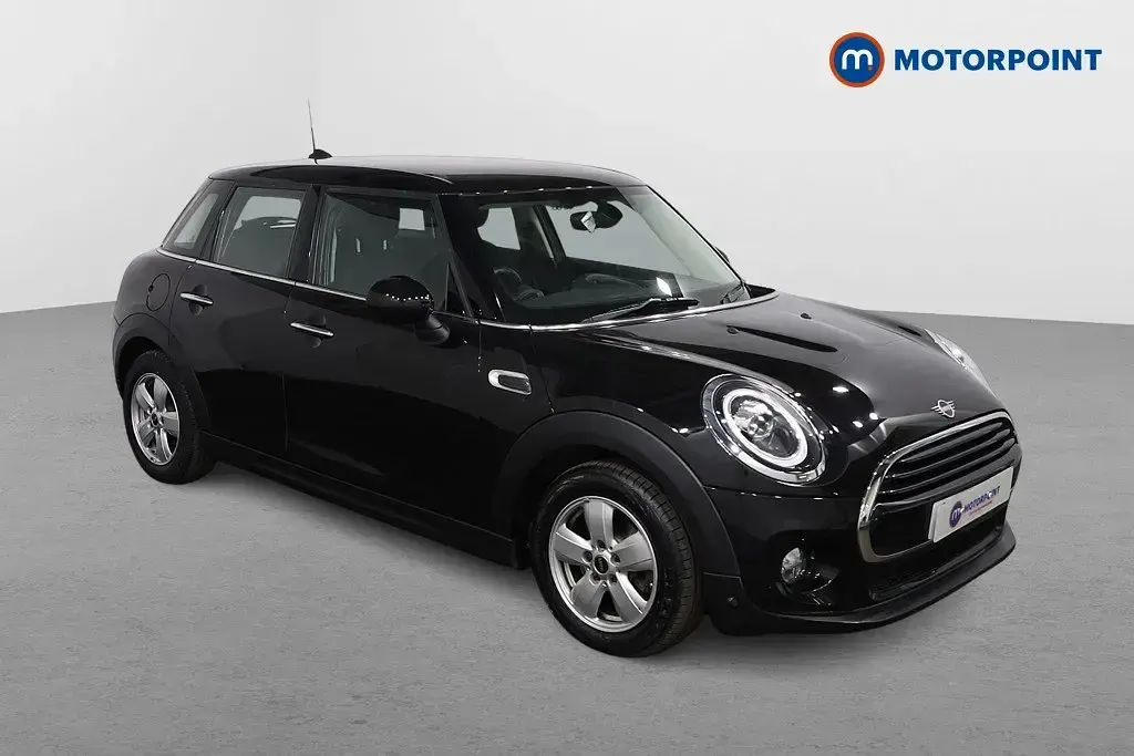Begagnad Mini Cooper Classic 136 HK (100 kW) 2019 Svart Halvkombi