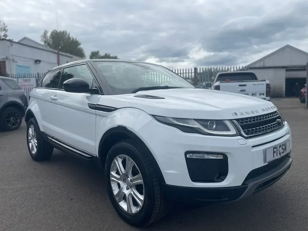 Used Land Rover Range Rover evoque SE 150 HP (110 kW) 2018 White Coupe
