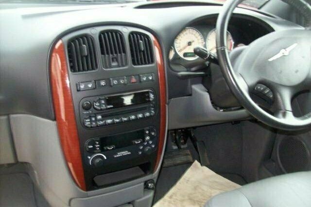 Used Chrysler Voyager 148 HP (108 kW) 2006 MPV