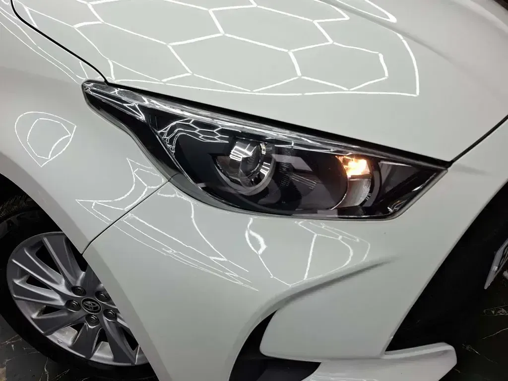 Used Toyota Yaris 91 HP (66 kW) 2022 White Hatchback