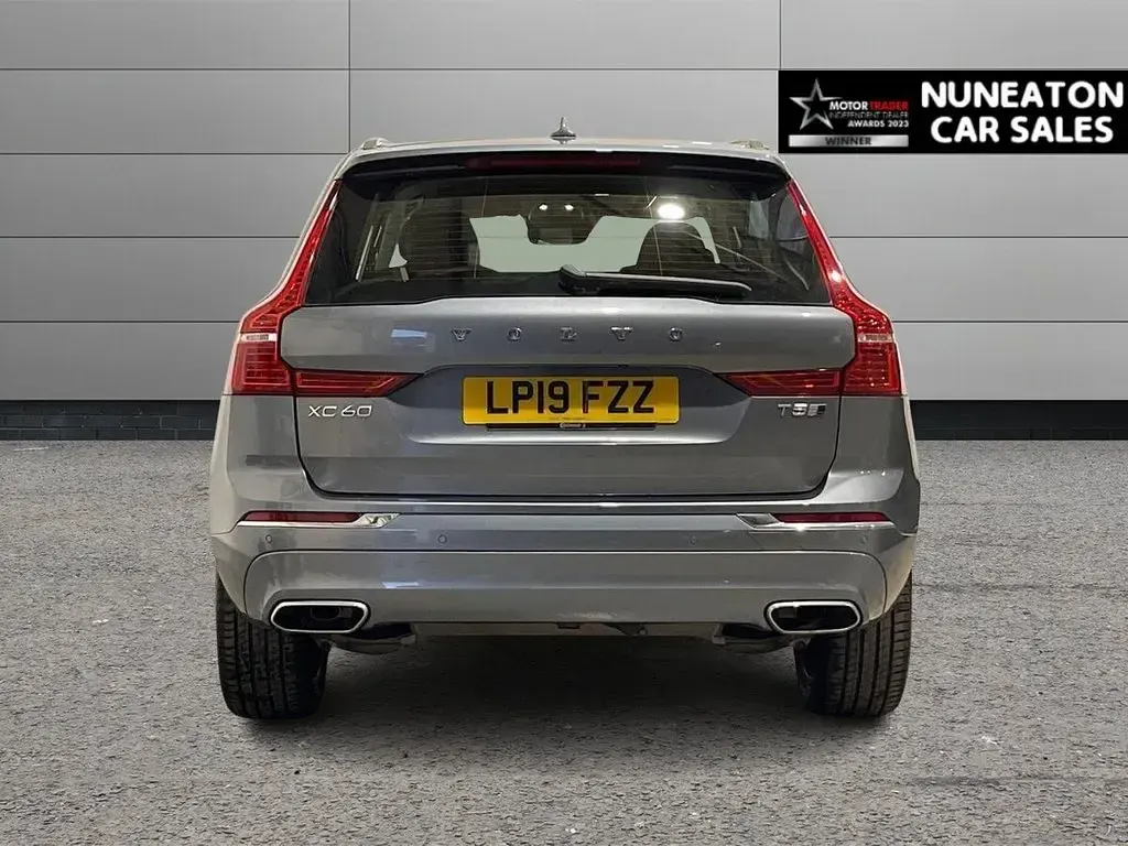 Used Volvo XC60 Pro 250 HP (183 kW) 2019 Grey SUV