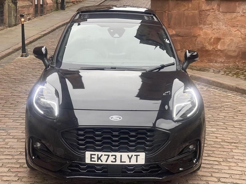 Begagnad Ford Puma ST-Line 2023 Svart Halvkombi
