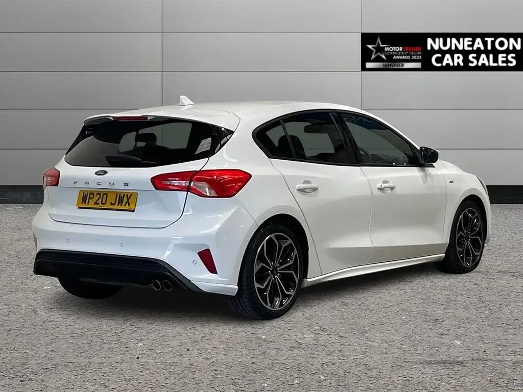 Used Ford Focus ST-Line X 125 HP (91 kW) 2020 White Hatchback