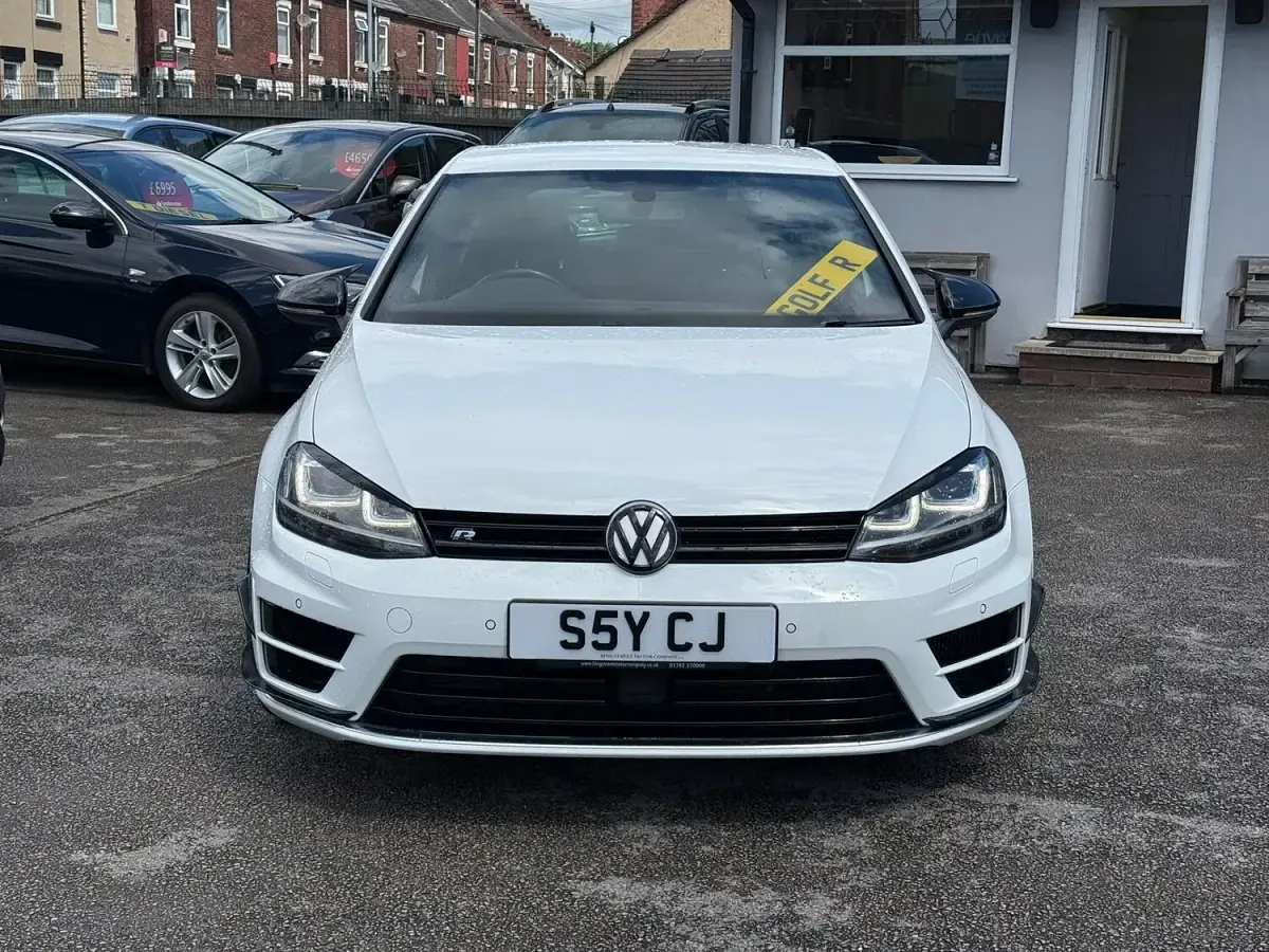 Used VW Golf VII R 295 HP (216 kW) 2015 White Hatchback