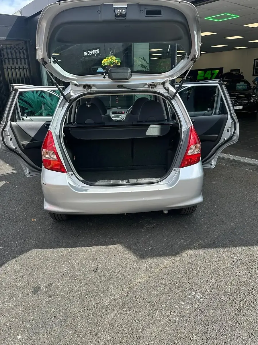 Used Honda Jazz SE 81 HP (59 kW) 2008 Silver Hatchback