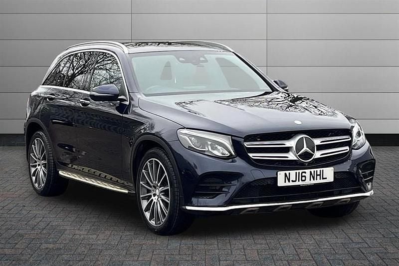 Used Mercedes GLC250 AMG line 204 HP (150 kW) 2016 Cavansite blue Estate