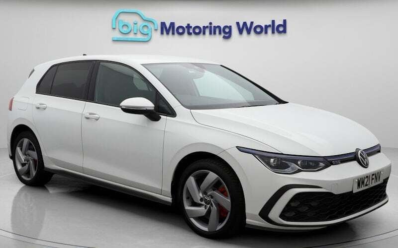 Used 2024 VW Golf VIII GTE Hatchback | £18,500 (Good price) - Image 1/4