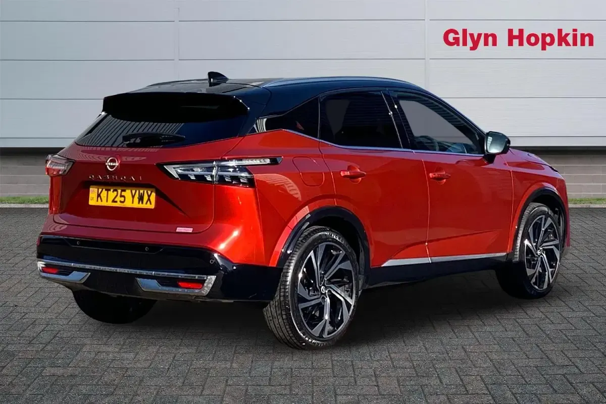 Used Nissan Qashqai Tekna+ 140 HP (102 kW) 2025 Red SUV