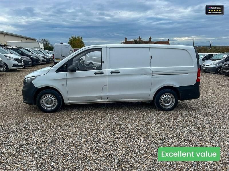 White Used 2018 Mercedes Vito Van | £6,894 (Fair price) - Image 1/4