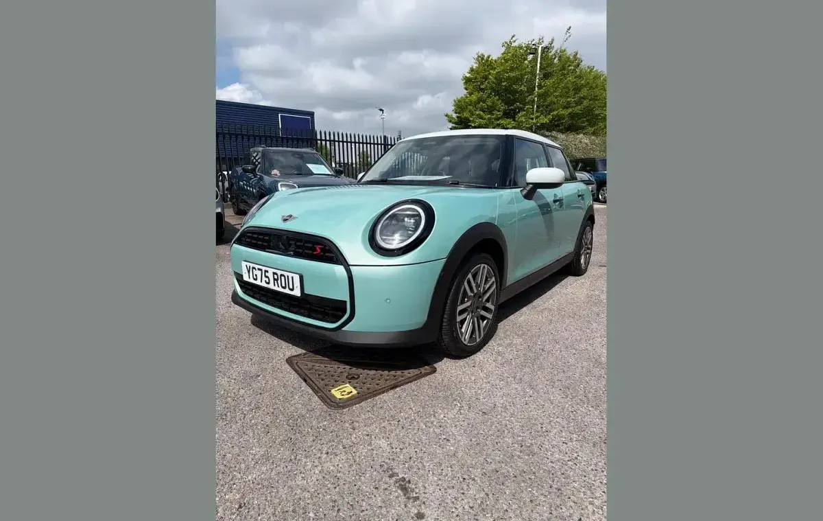 New Mini Cooper Classic 150 kW (204 HP) 2025 Green Hatchback