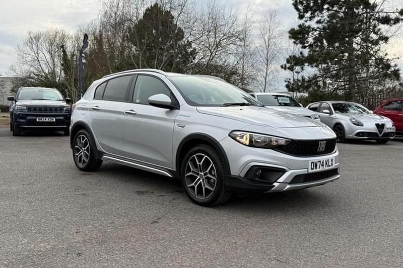 Used Fiat Tipo Cross 130 HP (95 kW) 2024