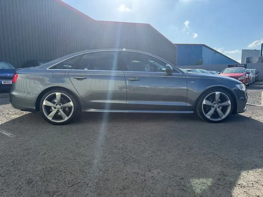 Usado Audi A6 S-Line 2011 Cinzento Sedan