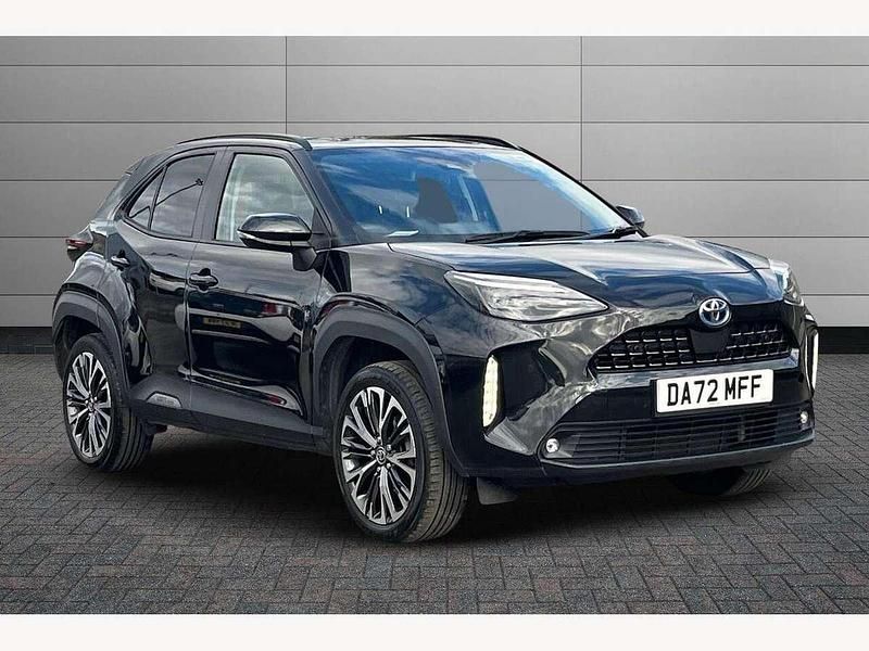 Eclipse black Used 2022 Toyota Yaris Cross SUV | £22,795 (Fair price) - Image 1/4