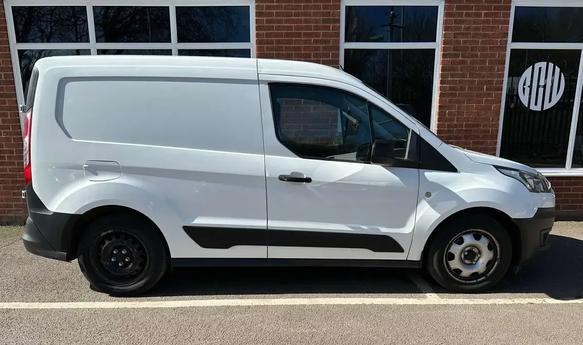Used Ford Transit Connect 100 HP (73 kW) 2020 White MPV