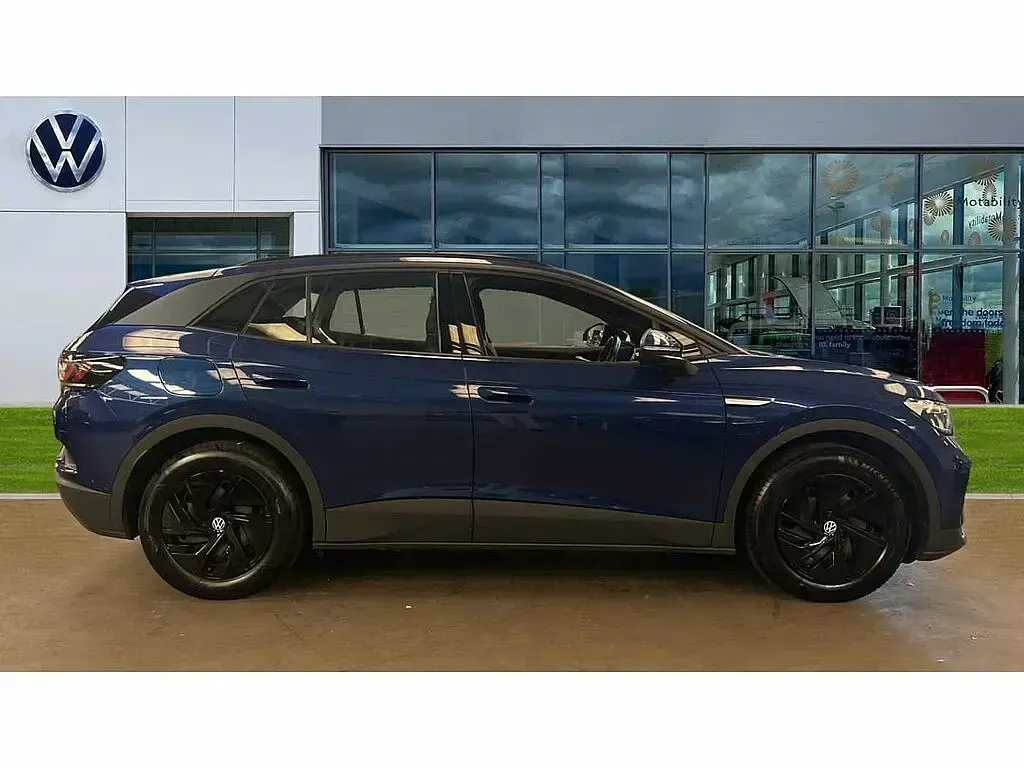 Used VW ID.4 Pure 108 kW (148 HP) 2023 Blue dusk metallic SUV