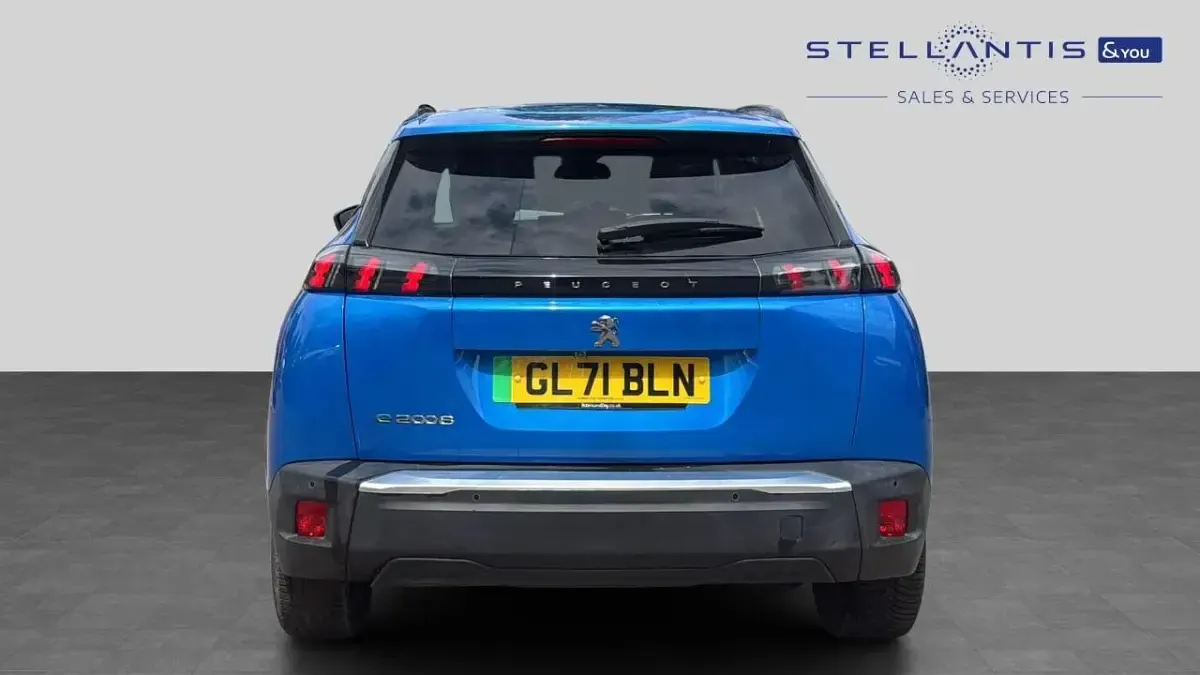 Used Peugeot e-2008 Allure Premium 98 kW (134 HP) 2022 Blue SUV