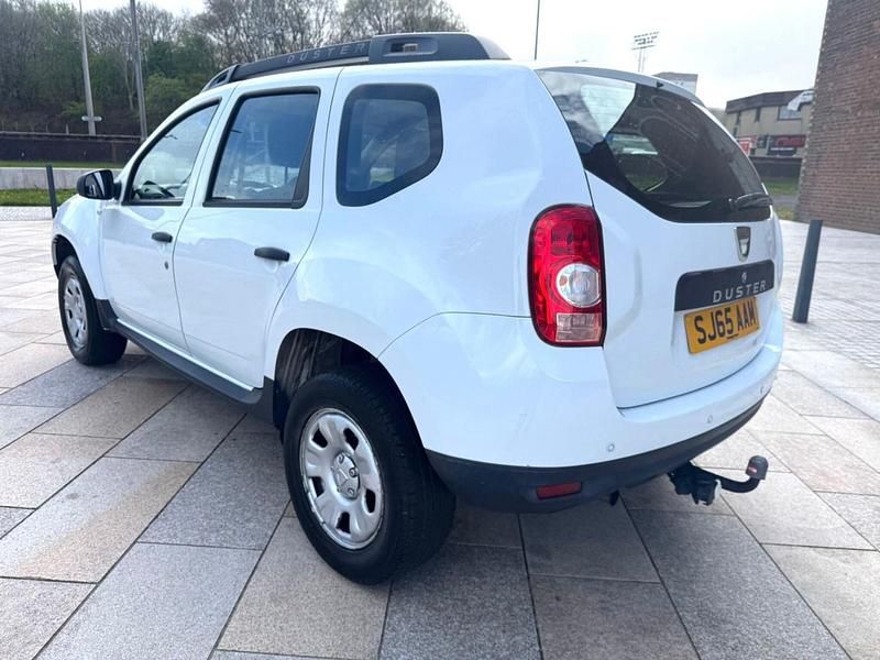 Used Dacia Duster Ambiance 110 HP (80 kW) 2016 White SUV