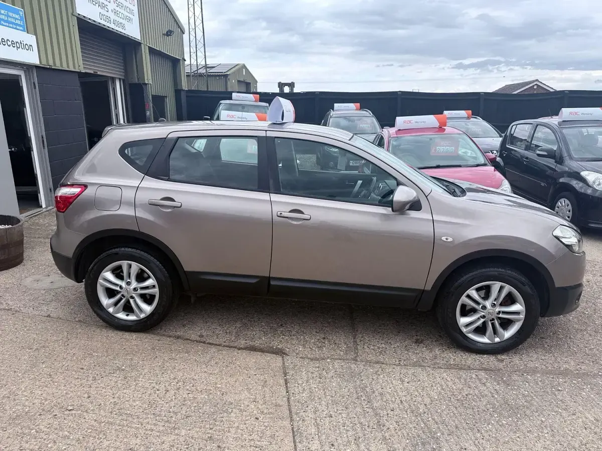 Used Nissan Qashqai Acenta 2010 Beige SUV