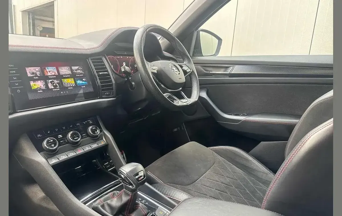 Usado Skoda Kodiaq vRS 241 HP (177 kW) 2022 Cinzento SUV