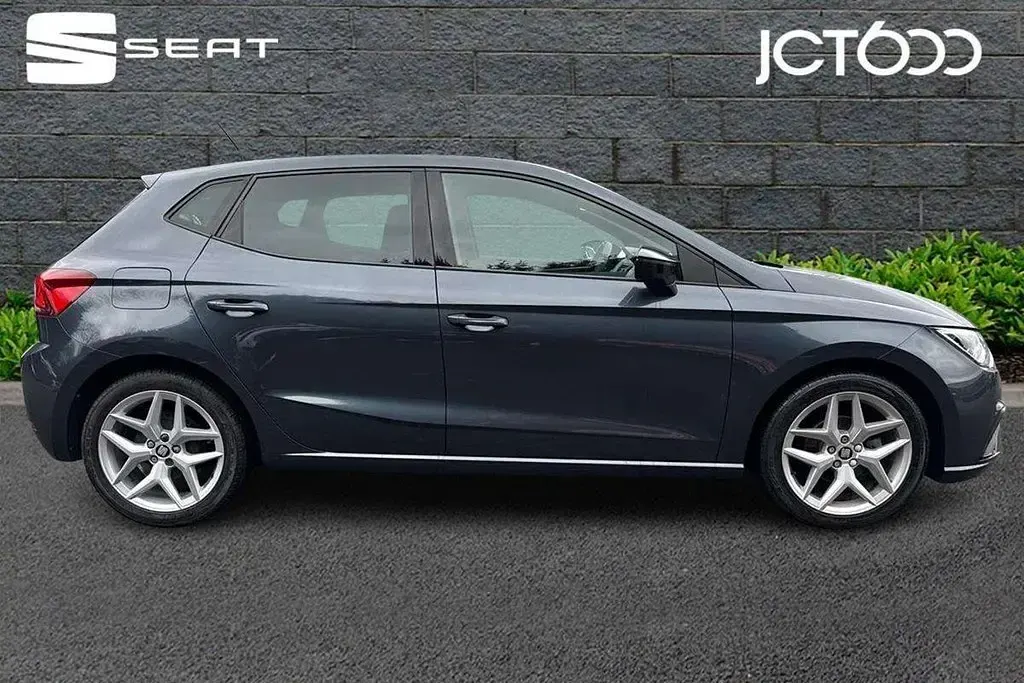 Begagnad Seat Ibiza FR 94 HK (69 kW) 2020 Grå Halvkombi