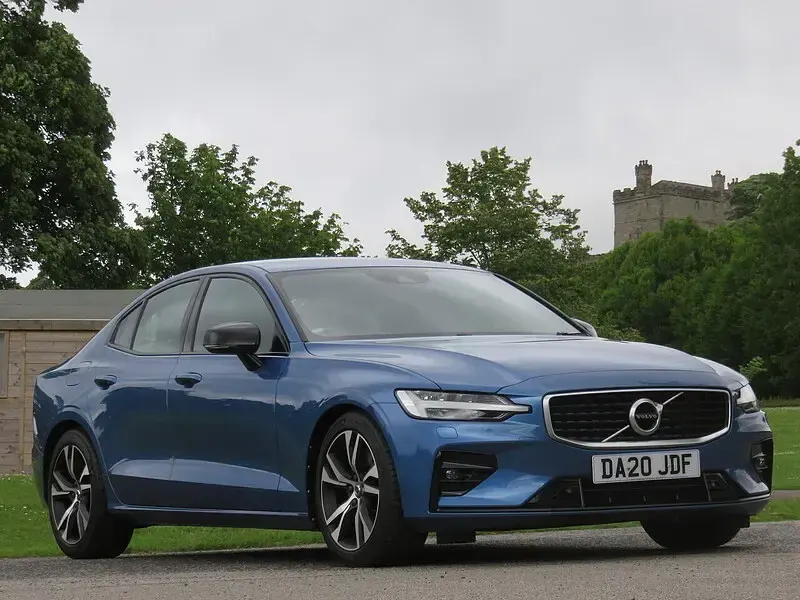 Used Volvo S60 R-Design 250 HP (183 kW) 2020 Blue Sedan