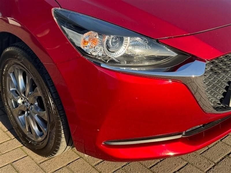 Begagnad Mazda 2 90 HK (66 kW) 2020 Röd Halvkombi