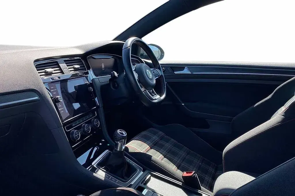 Used VW Golf VII 245 HP (180 kW) 2018 Hatchback