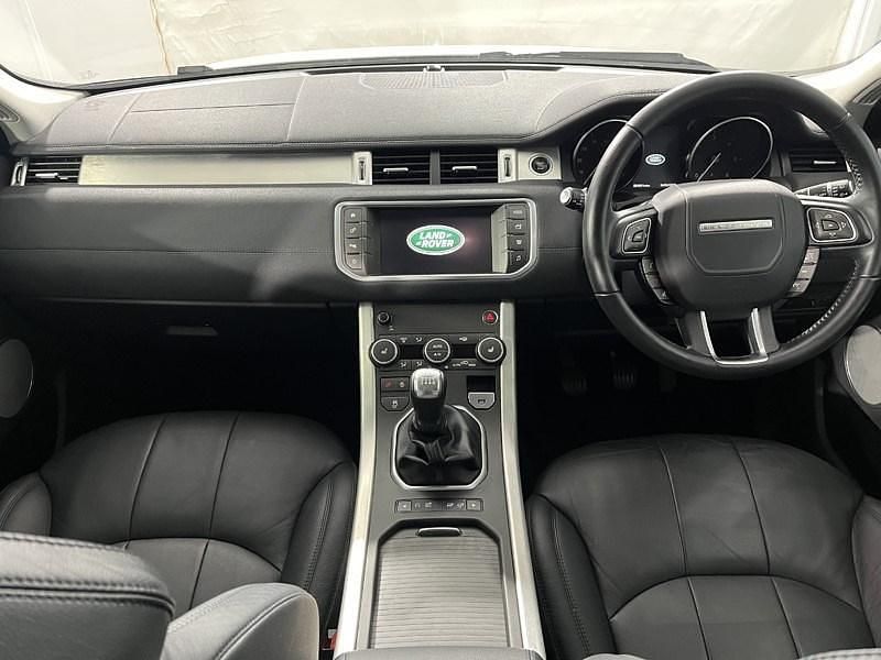 Used Land Rover Range Rover evoque SE 2017 White Estate