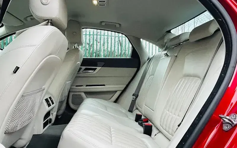 Used Jaguar XF Portfolio 179 HP (131 kW) 2017 Red Sedan