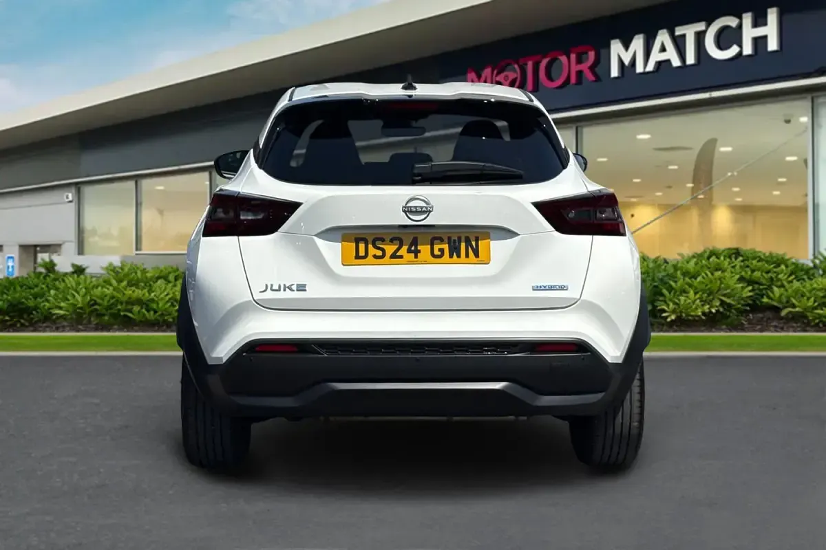 Used Nissan Juke N-Connecta 143 HP (105 kW) 2024 White SUV