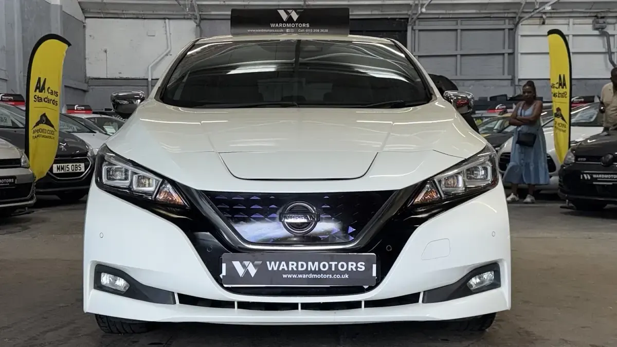 Used Nissan Leaf Tekna 110 kW (150 HP) 2018 White Hatchback