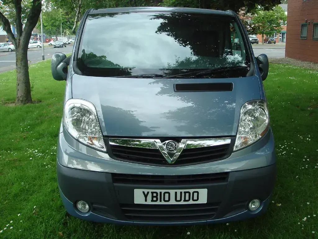 Used Vauxhall Vivaro Sportive 115 HP (84 kW) 2010 Grey MPV