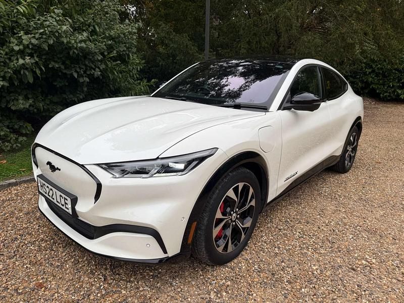 White Used 2022 Ford Mustang Mach-E Extended Range SUV | £26,995 (Fair price) - Image 1/4