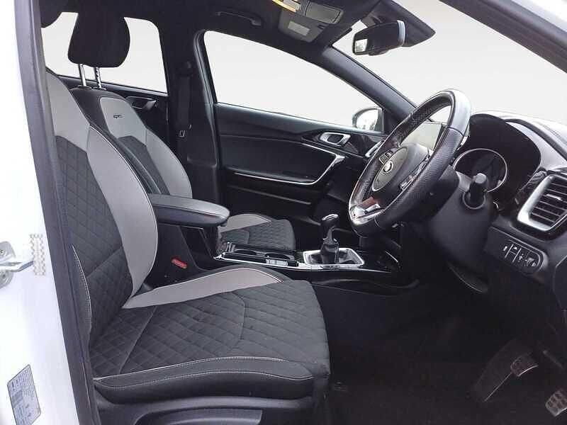 Used Kia ProCeed GT-Line 2019 White Estate