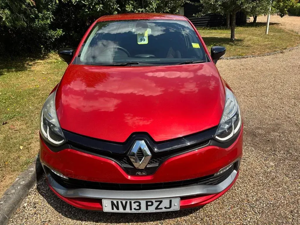 Used Renault Clio 200 HP (147 kW) 2013 Red Hatchback