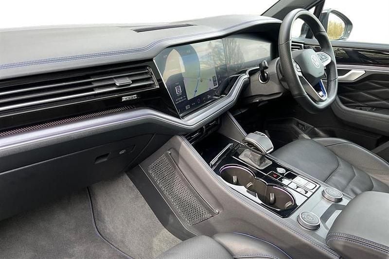 Used VW Touareg R 462 HP (339 kW) 2025 Lapiz blue SUV