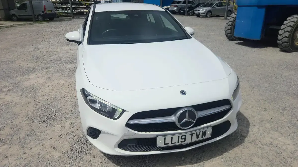 Used Mercedes A180 2019 White Hatchback