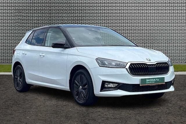 Moon white metallic black magic pearl effect Used 2024 Skoda Fabia Colour Edition Hatchback | £15,997 (Fair price) - Image 1/4