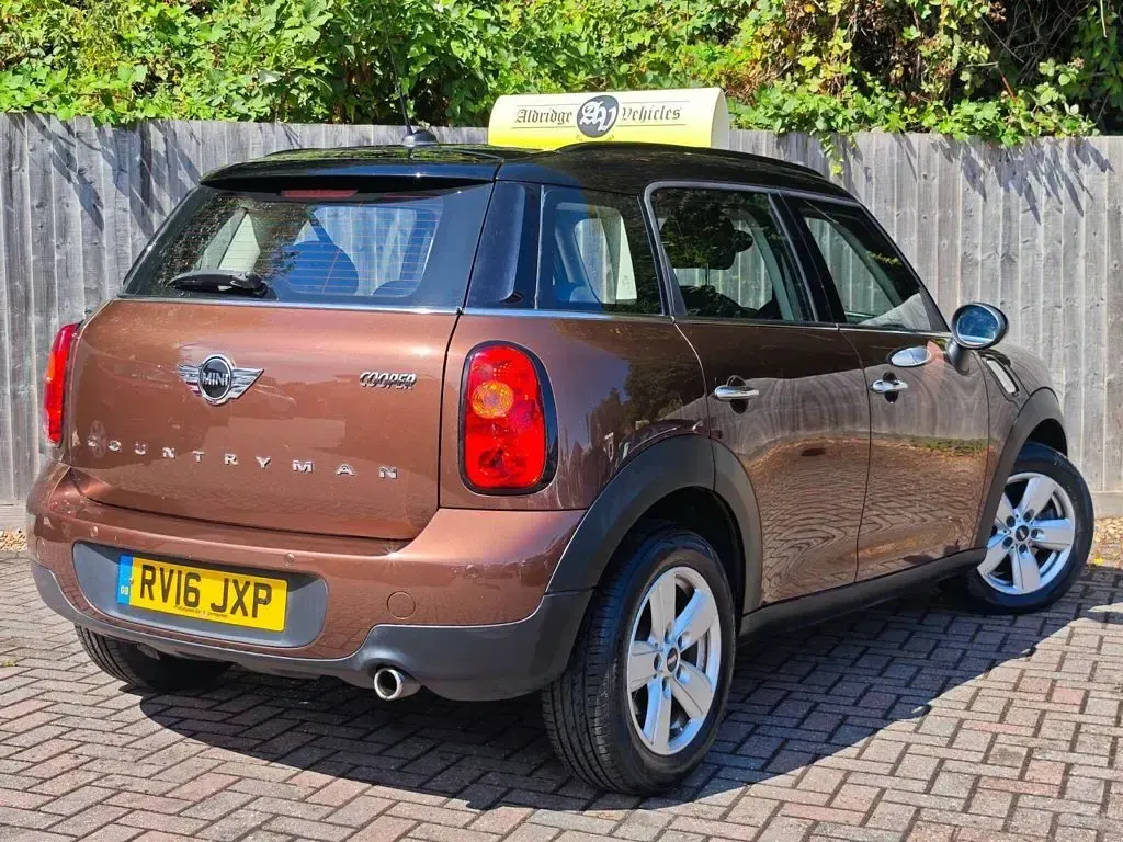 Used Mini Cooper 122 HP (89 kW) 2016 Brown Hatchback