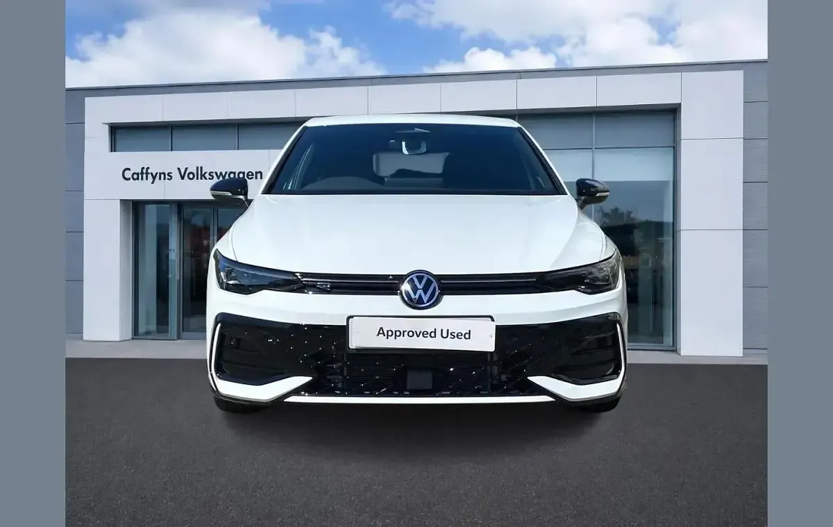 Used VW Golf VIII Black Edition 147 HP (108 kW) 2026 White Hatchback