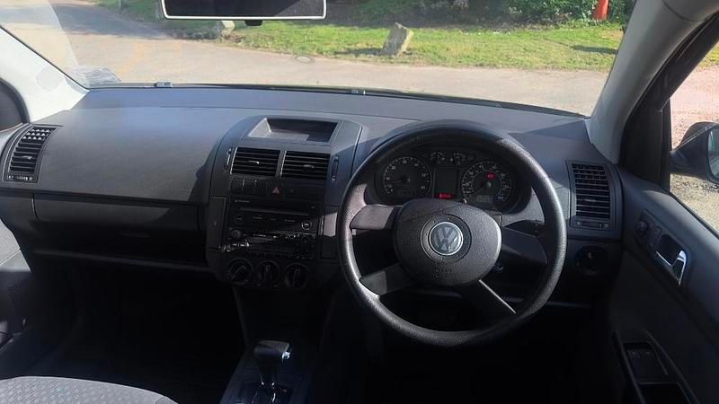 Usado VW Polo 75 HP (55 kW) 2003 Preto Citadino