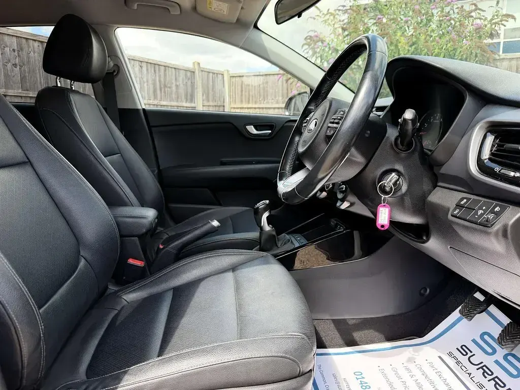 Used Kia Stonic 2020 White SUV