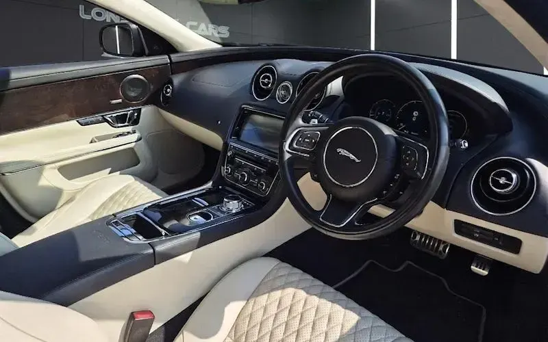 Used Jaguar XJ 306 HP (225 kW) 2019 Sedan