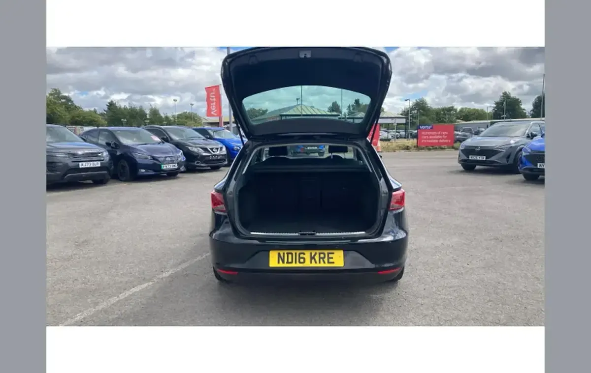 Used Seat Leon SE Dynamic 108 HP (79 kW) 2016 Black Estate