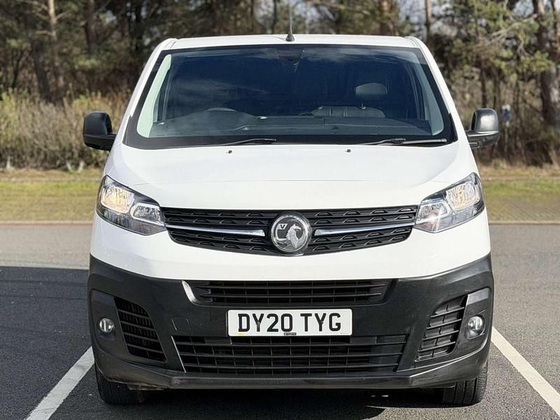 Used Vauxhall Vivaro S 100 HP (73 kW) 2020 White MPV
