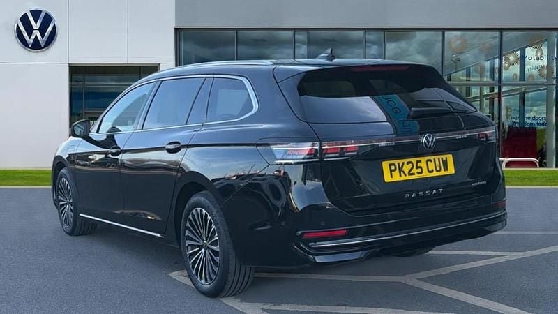 Used VW Passat Elegance 204 HP (150 kW) 2025 Grenadilla black Estate